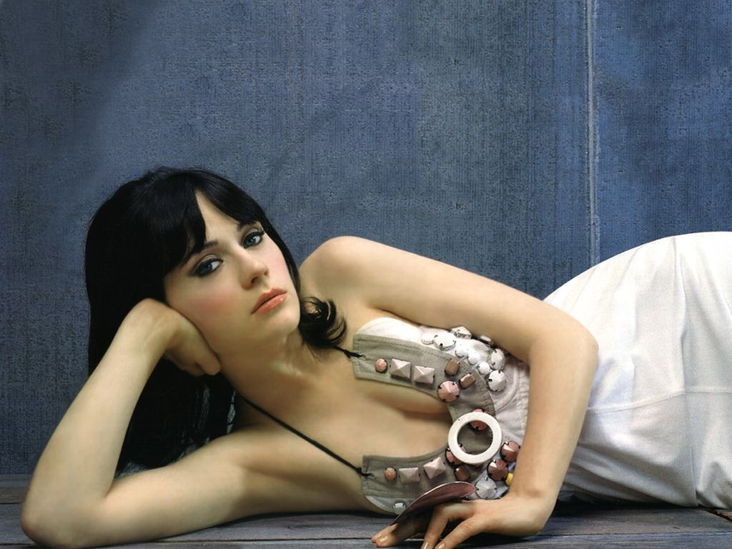 [Zooey Deschanel 14 1024x768 Desktop Stars Wallpapers[2].jpg]